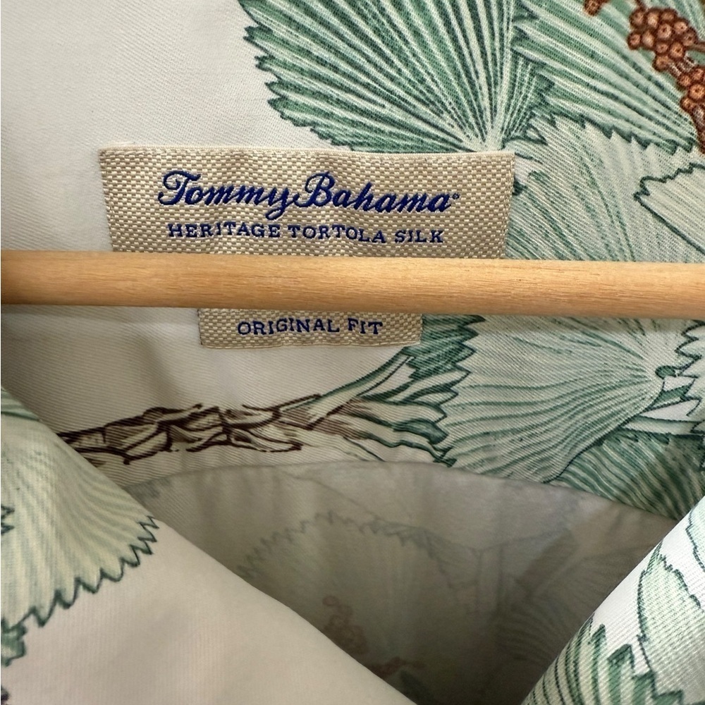 Tommy Bahama Hawaiian 100% Silk Short Sleeve Camp Shirt Size 3XL Original Fit - Picture 3 of 11